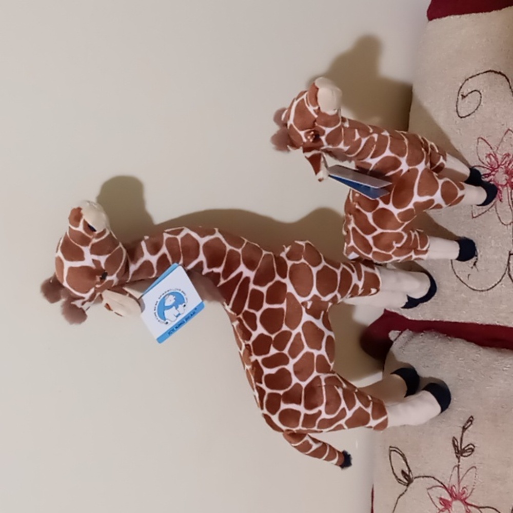 ICE KING BEAR MOM AND BABY GIRAFFE.